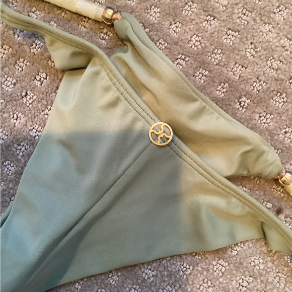 VIX Green Bikini Top and bottom with Beaded Straps - Picture 4 of 5